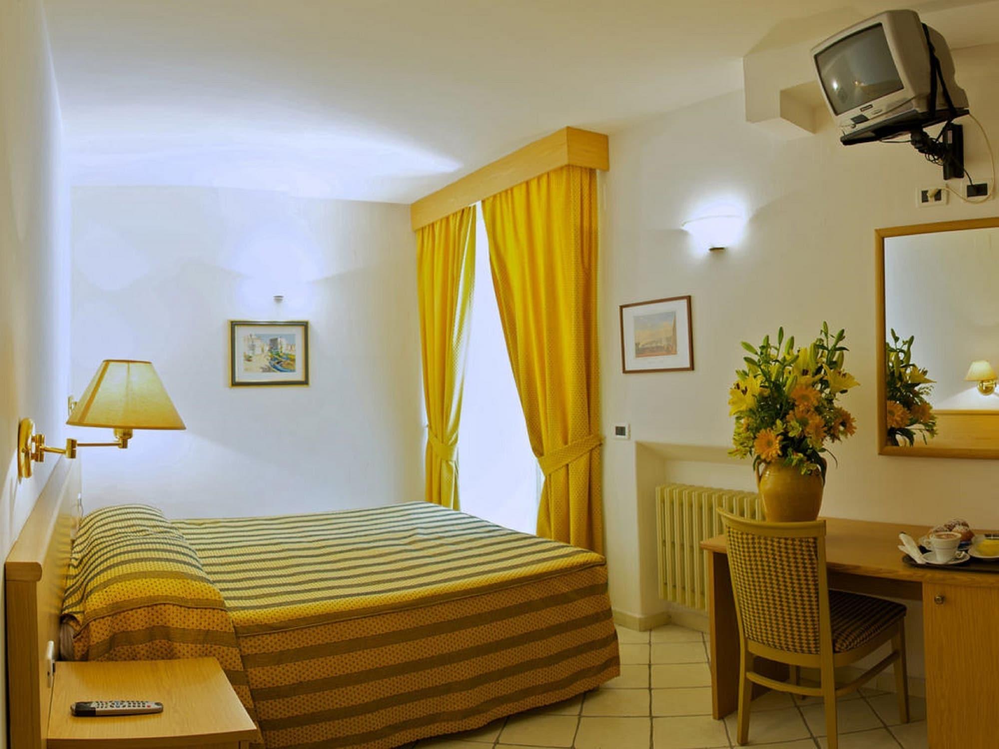 Hotel La Luna ايسكيا المظهر الخارجي الصورة