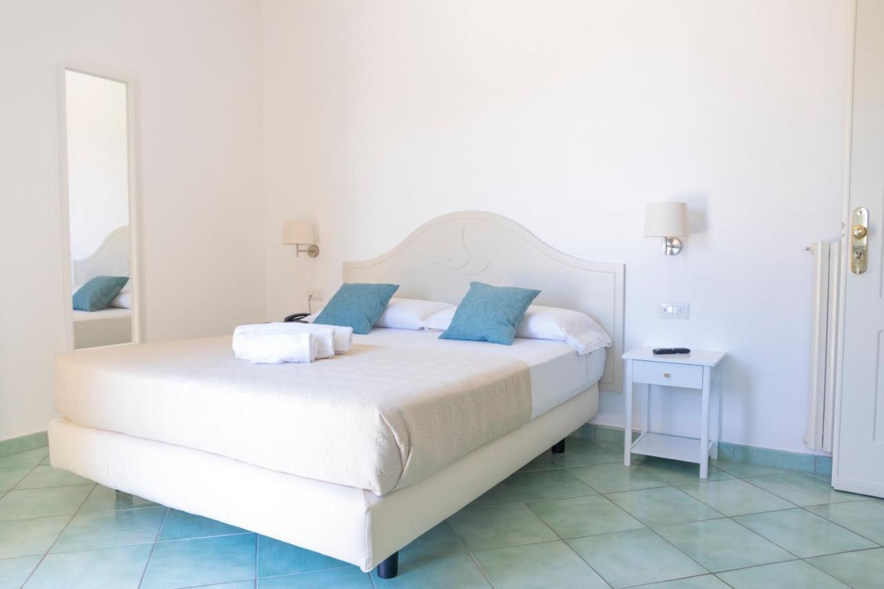 Hotel La Luna ايسكيا المظهر الخارجي الصورة