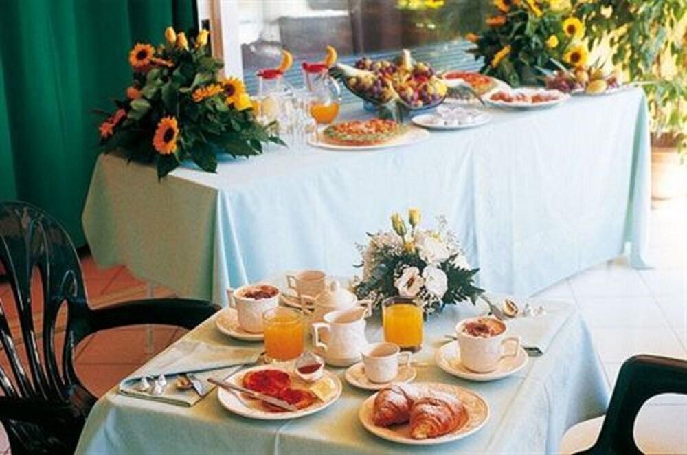 Hotel La Luna ايسكيا المظهر الخارجي الصورة