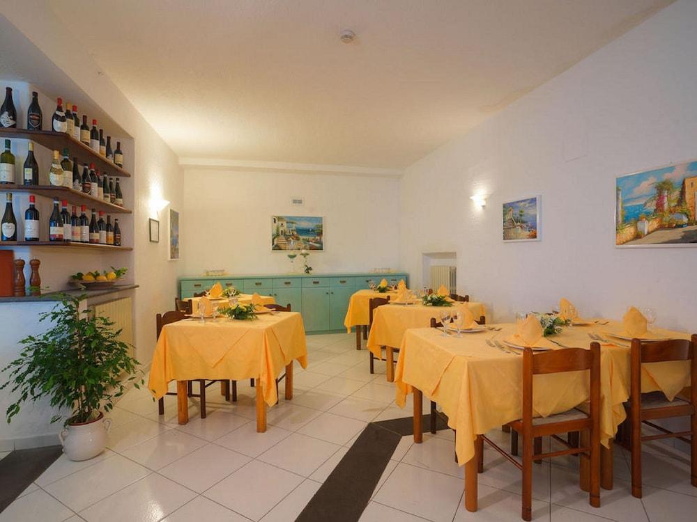 Hotel La Luna ايسكيا المظهر الخارجي الصورة