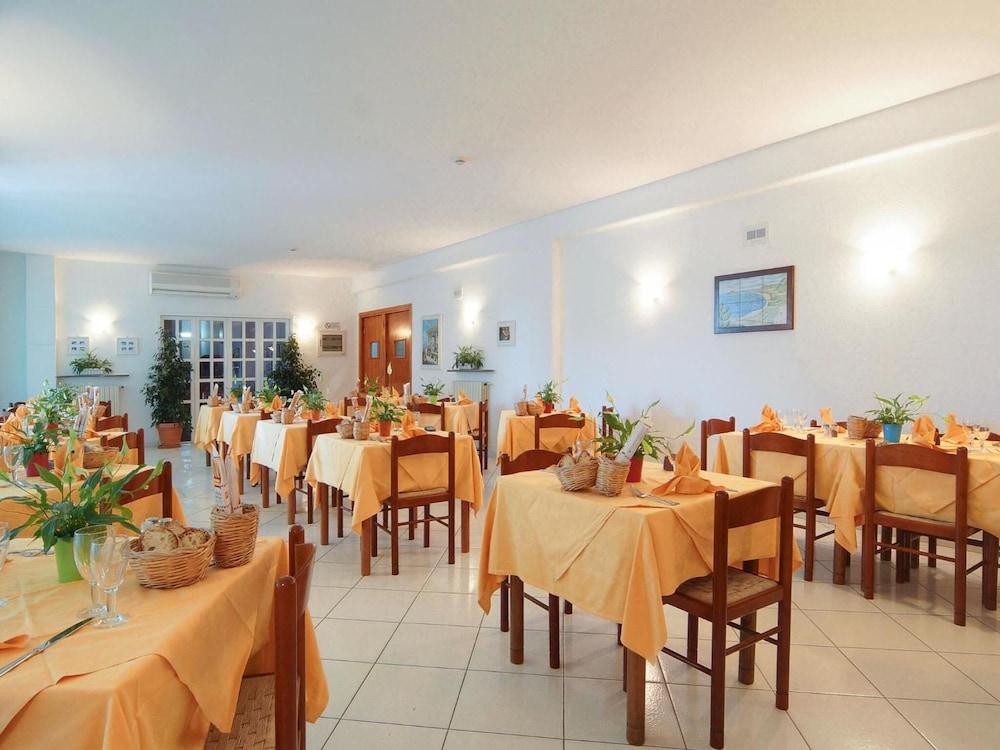 Hotel La Luna ايسكيا المظهر الخارجي الصورة