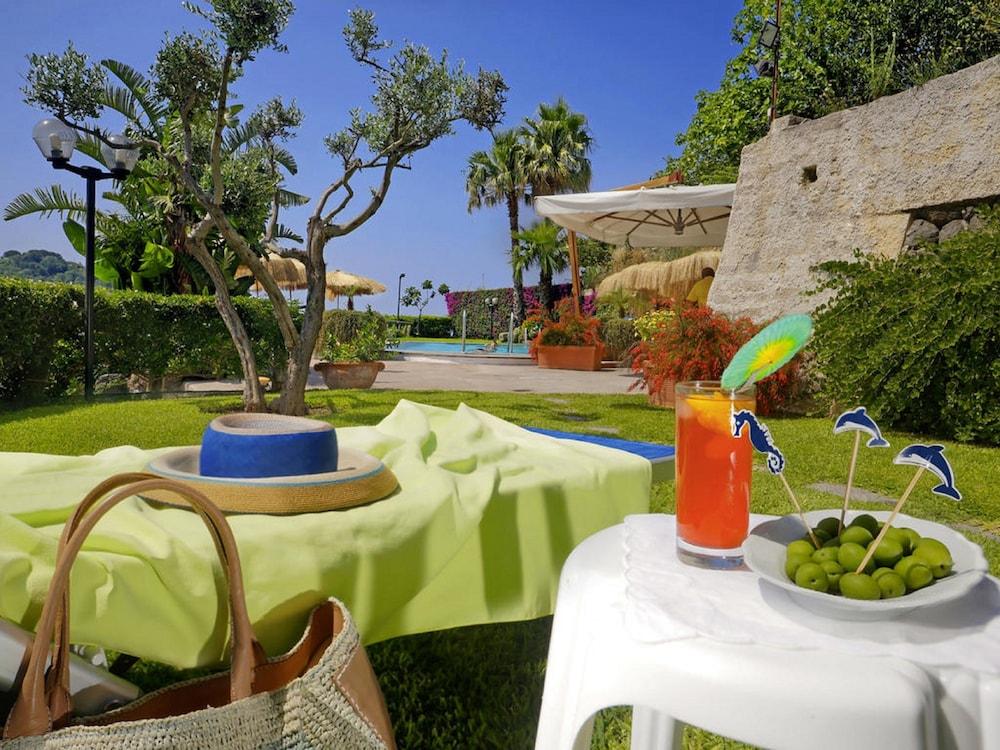 Hotel La Luna ايسكيا المظهر الخارجي الصورة