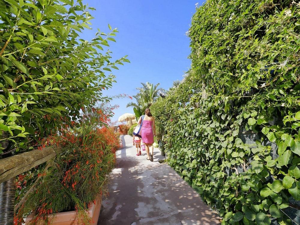 Hotel La Luna ايسكيا المظهر الخارجي الصورة