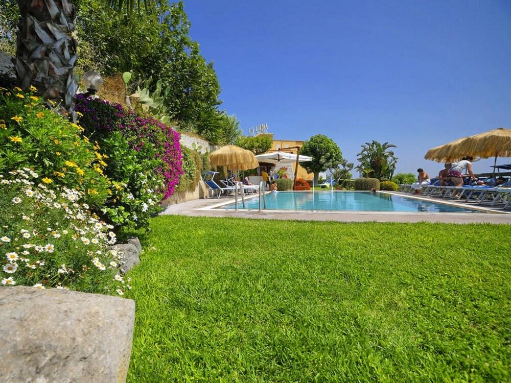 Hotel La Luna ايسكيا المظهر الخارجي الصورة