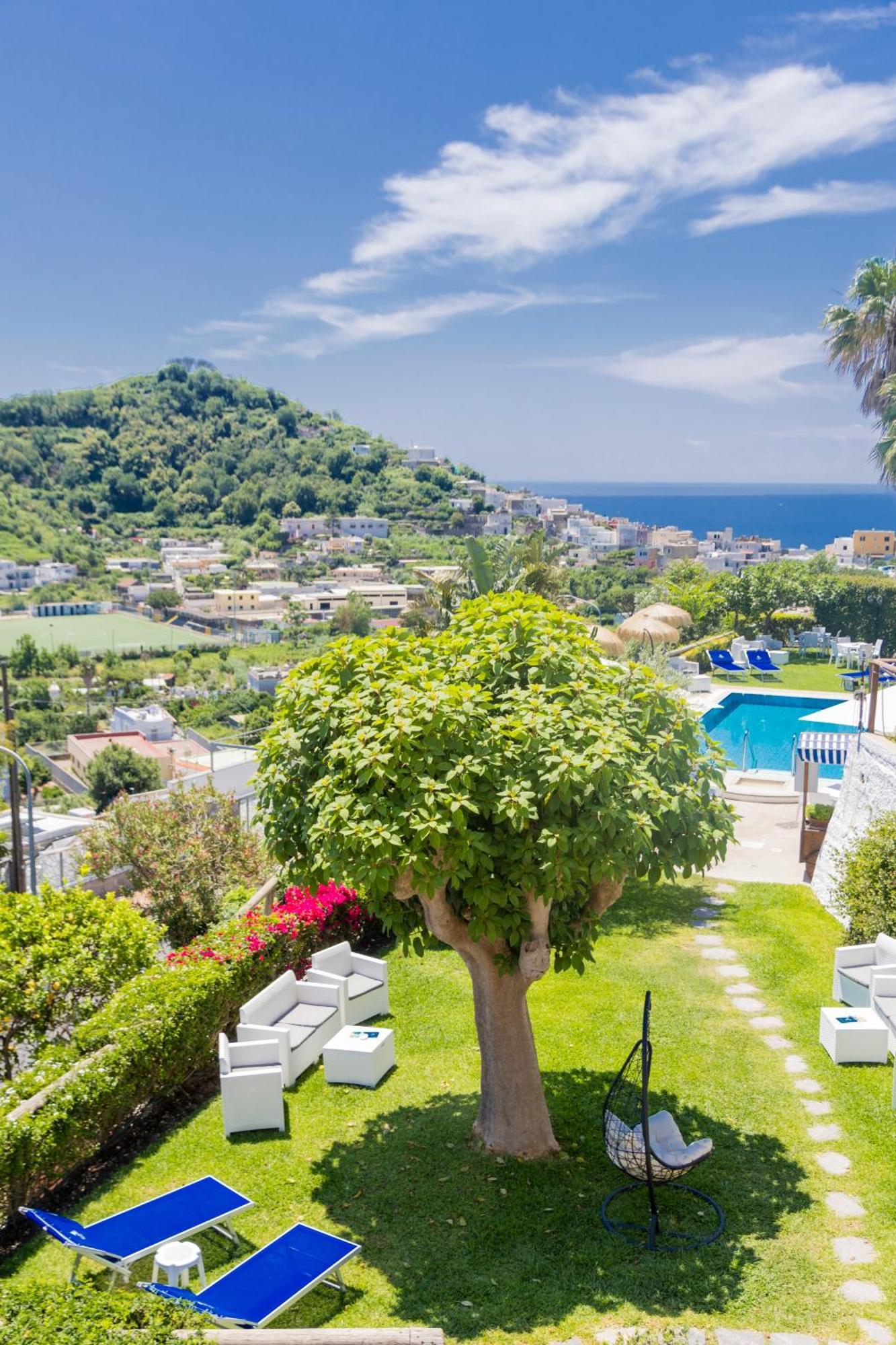 Hotel La Luna ايسكيا المظهر الخارجي الصورة