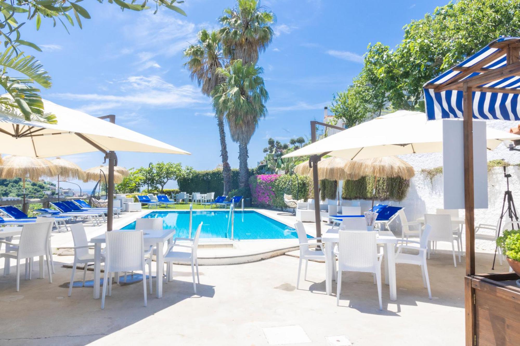 Hotel La Luna ايسكيا المظهر الخارجي الصورة